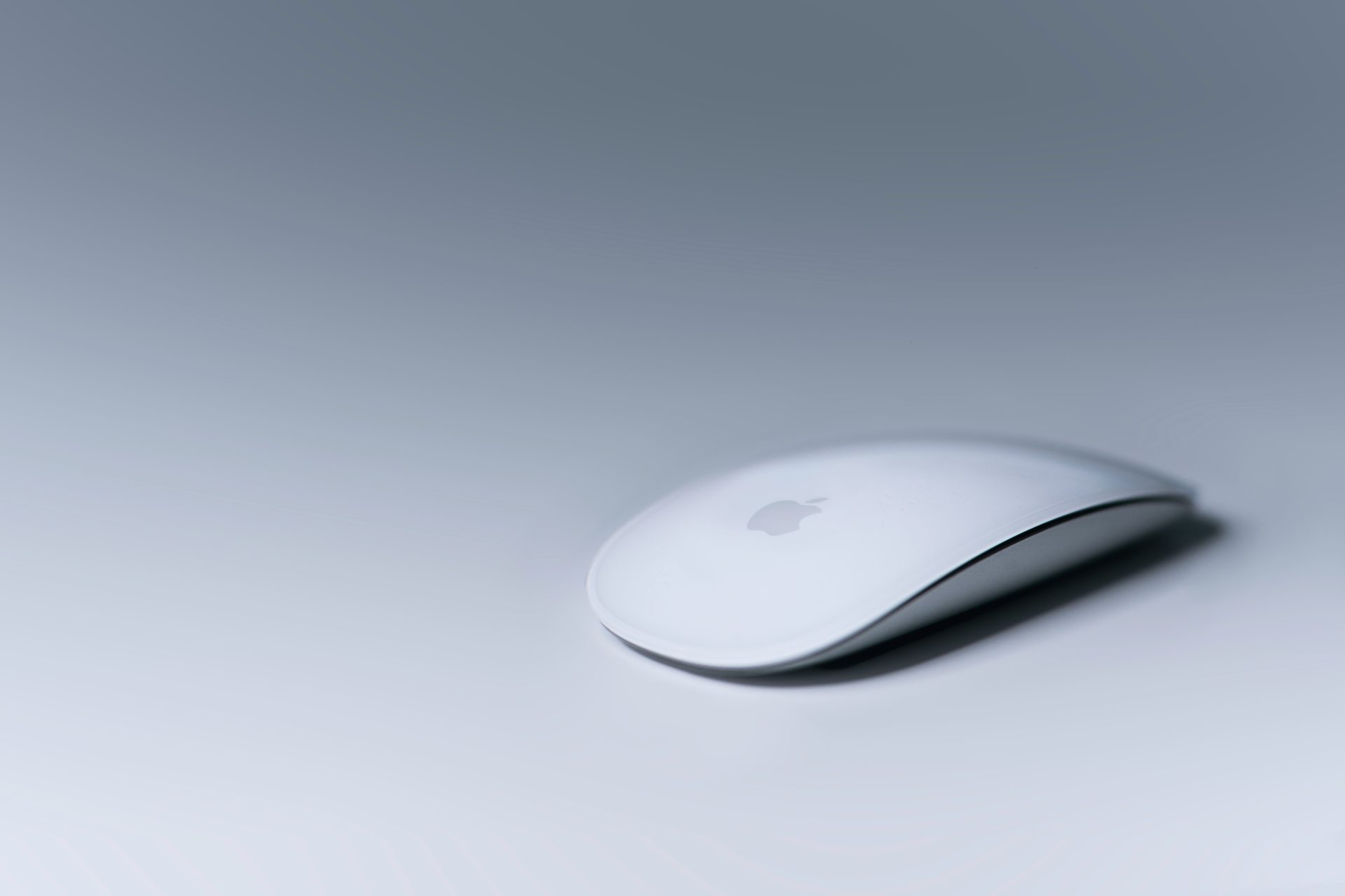 white apple mouse